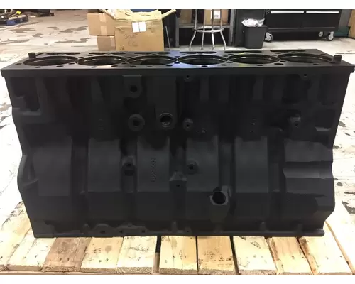 INTERNATIONAL DT466 EGR Cylinder Block