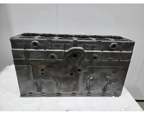 INTERNATIONAL DT466 EGR Cylinder Block