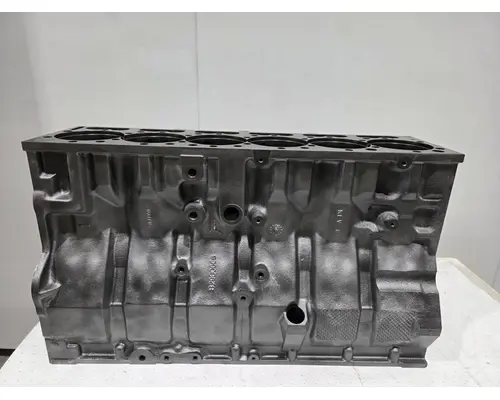 INTERNATIONAL DT466 EGR Cylinder Block