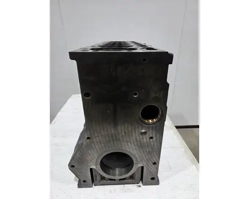 INTERNATIONAL DT466 EGR Cylinder Block