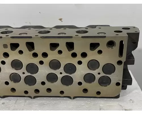 INTERNATIONAL DT466 EGR Cylinder Head