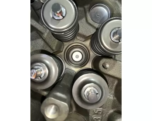 INTERNATIONAL DT466 EGR Cylinder Head