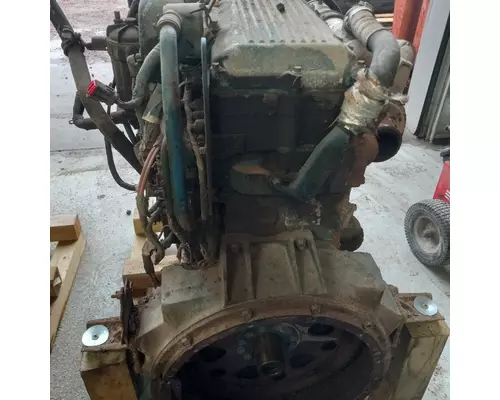 INTERNATIONAL DT466 EGR Engine Assembly