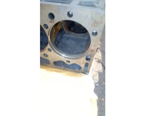 INTERNATIONAL DT466E EPA 96 Cylinder Block