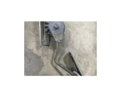 INTERNATIONAL DT466E Accelerator Pedal