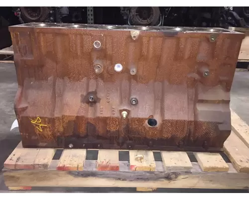 INTERNATIONAL DT466E Cylinder Block