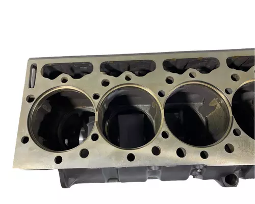 INTERNATIONAL DT466E Cylinder Block