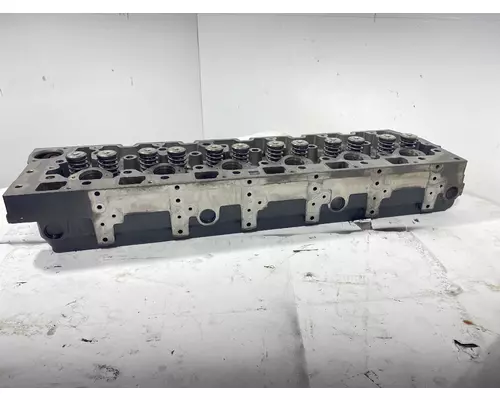 INTERNATIONAL DT466E Cylinder Head