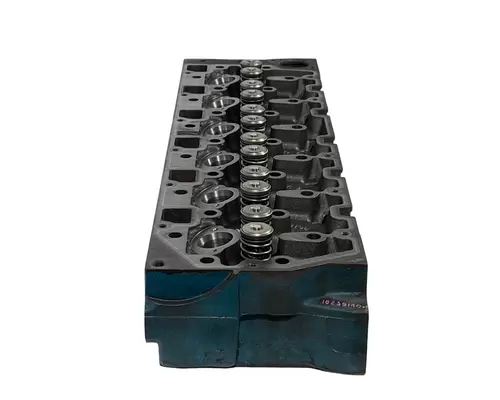 INTERNATIONAL DT466E Cylinder Head
