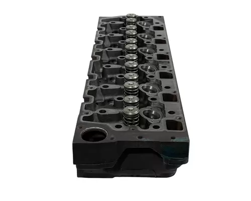 INTERNATIONAL DT466E Cylinder Head