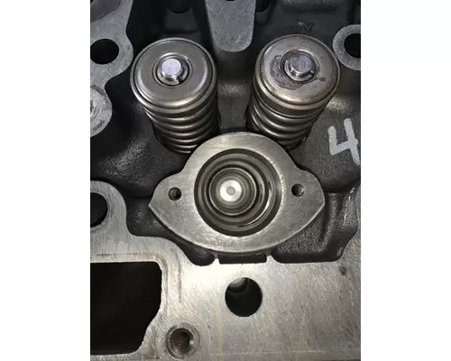 INTERNATIONAL DT466E Cylinder Head