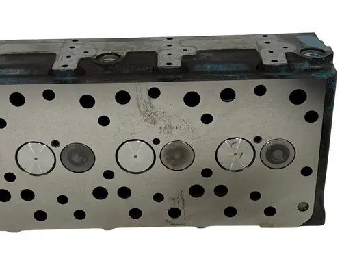 INTERNATIONAL DT466E Cylinder Head