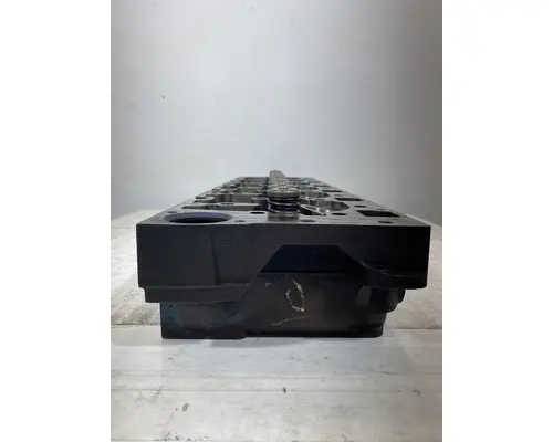 INTERNATIONAL DT466E Cylinder Head