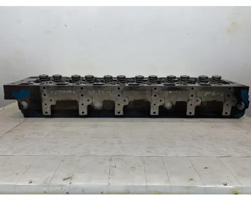 INTERNATIONAL DT466E Cylinder Head