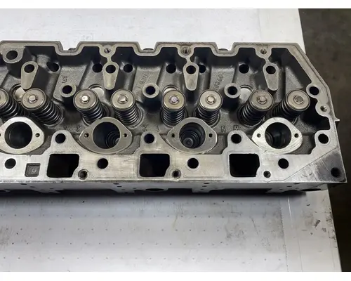 INTERNATIONAL DT466E Cylinder Head