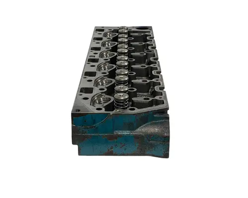 INTERNATIONAL DT466E Cylinder Head