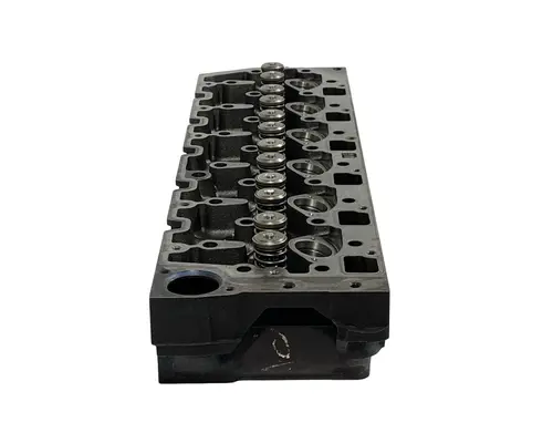 INTERNATIONAL DT466E Cylinder Head