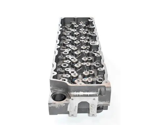 INTERNATIONAL DT466E Cylinder Head