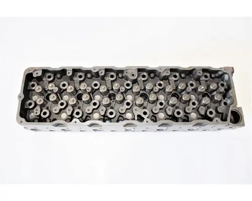 INTERNATIONAL DT466E Cylinder Head