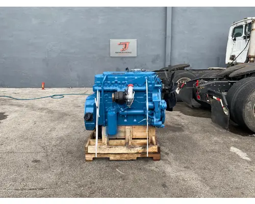 INTERNATIONAL DT466E Engine Assembly