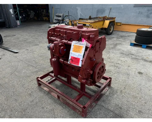 INTERNATIONAL DT466E Engine Assembly