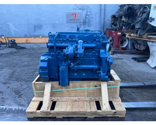INTERNATIONAL DT466E Engine Assembly