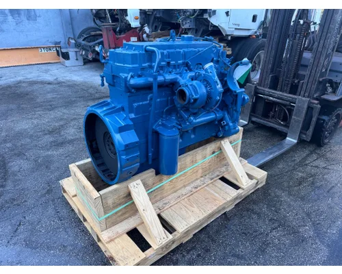 INTERNATIONAL DT466E Engine Assembly