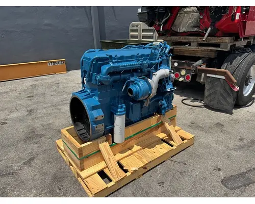 INTERNATIONAL DT466E Engine Assembly