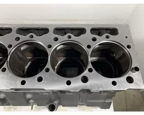 INTERNATIONAL DT466E Engine Block