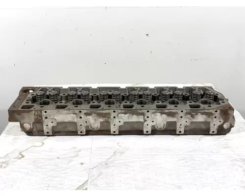 INTERNATIONAL DT466E Engine Cylinder Head