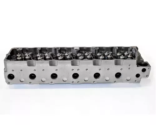 INTERNATIONAL DT466E Engine Cylinder Head