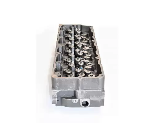 INTERNATIONAL DT466E Engine Cylinder Head