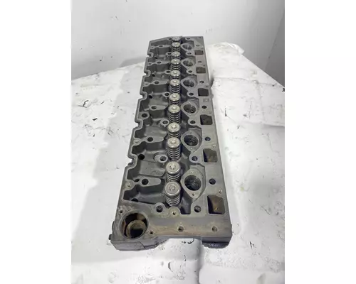 INTERNATIONAL DT466E Engine Cylinder Head