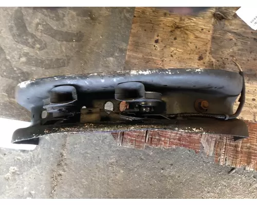 INTERNATIONAL DT466E Engine Mounts