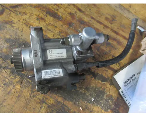 INTERNATIONAL DT466E Oil Pump