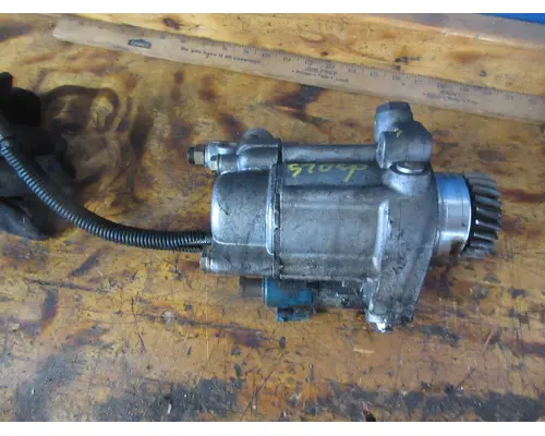 INTERNATIONAL DT466E Oil Pump