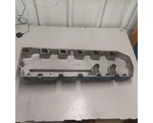 INTERNATIONAL DT466E Valve Cover