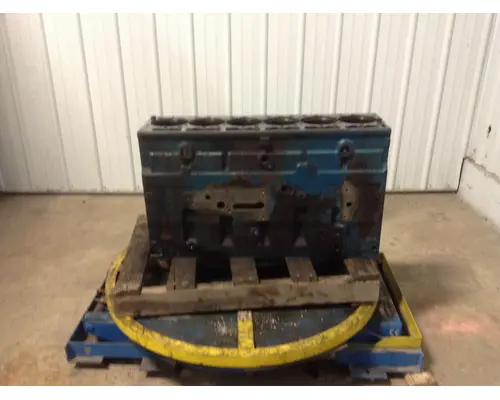 INTERNATIONAL DT466M Engine Block
