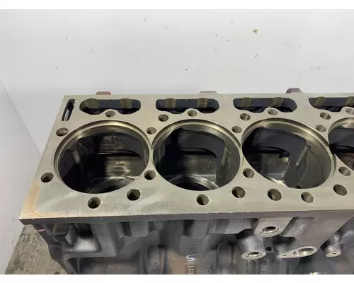 INTERNATIONAL DT466 Cylinder Block