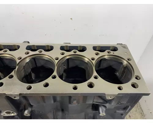 INTERNATIONAL DT466 Cylinder Block