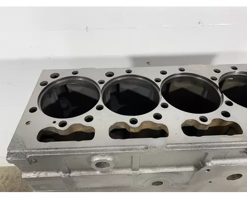 INTERNATIONAL DT466 Cylinder Block