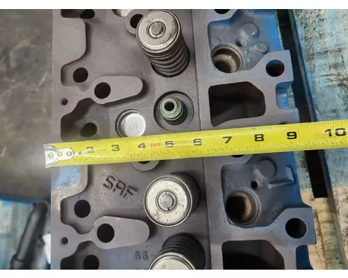 INTERNATIONAL DT466 Cylinder Head