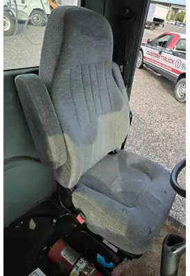 INTERNATIONAL DURASTAR (4300)  Seat, Front