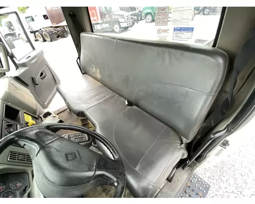 INTERNATIONAL DURASTAR (4300)  Seat, Front