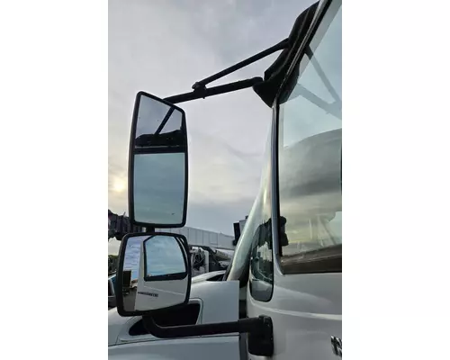 INTERNATIONAL DURASTAR (4300)  Side View Mirror