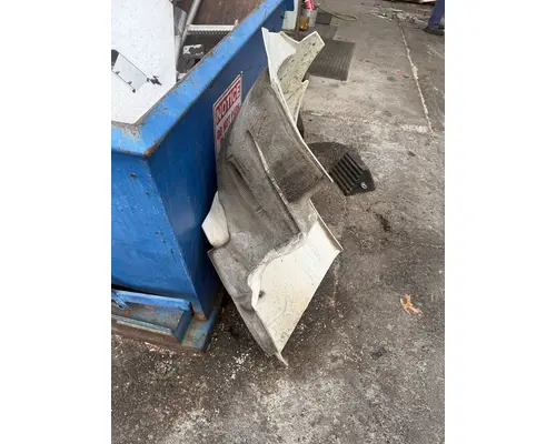 INTERNATIONAL DURASTAR 4300 Fender Extension