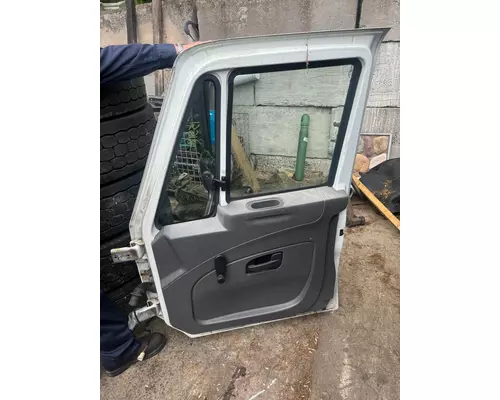 INTERNATIONAL DURASTAR 4400 Door Assembly, Front