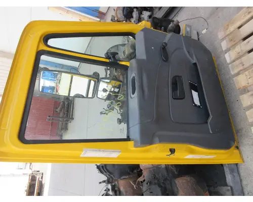 INTERNATIONAL DURASTAR Door Assembly, Front