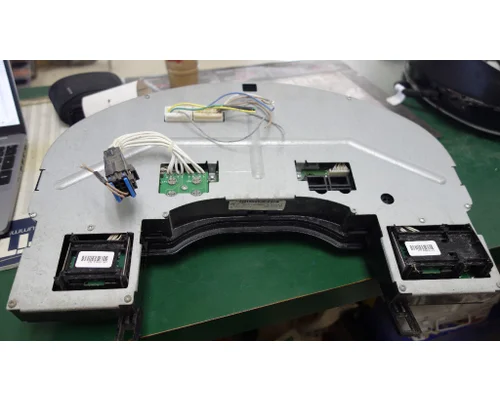 INTERNATIONAL DURASTAR Instrument Cluster