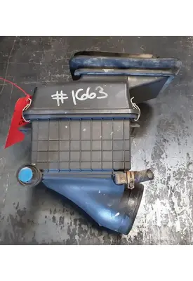 INTERNATIONAL DuraStar 4300 Air Cleaner